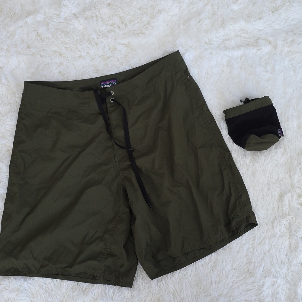 Patagonia Shorts - Green Sz 35